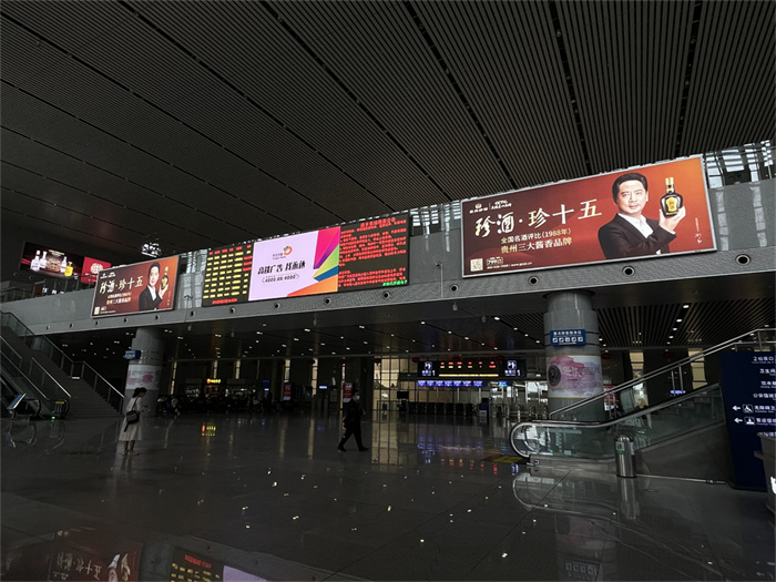 地鐵廣告區(qū)別于其他戶外廣告，究竟有何獨(dú)特特點(diǎn)呢？
