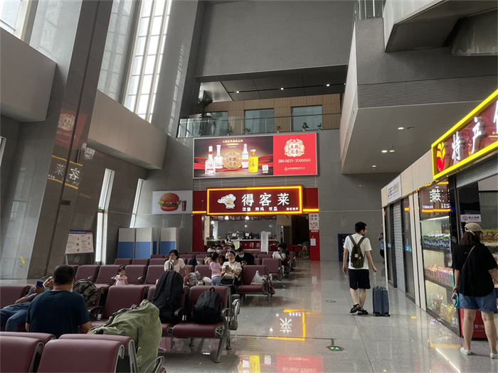 高鐵廣告的傳播能力成為眾多不可替代的營(yíng)銷傳播平臺(tái)